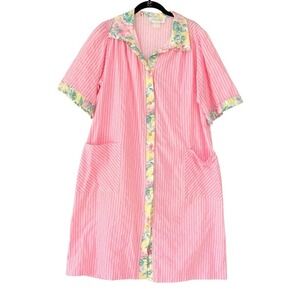 Vintage Herbcraft Pink White Striped Floral Snap Front Housecoat Robe Barbie